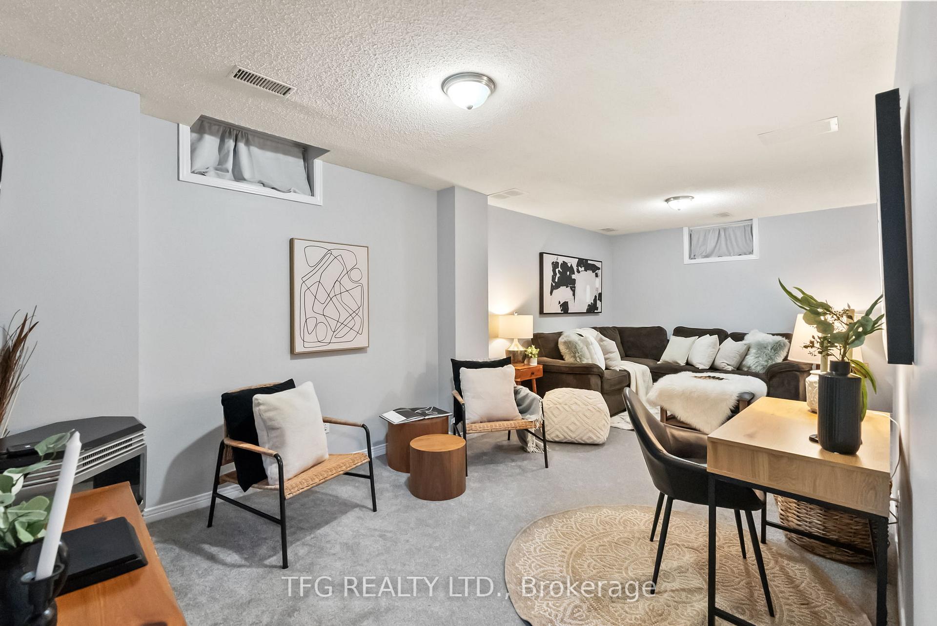 Photo 18 of 15 Short Crescent, Clarington, Courtice — HOMEH