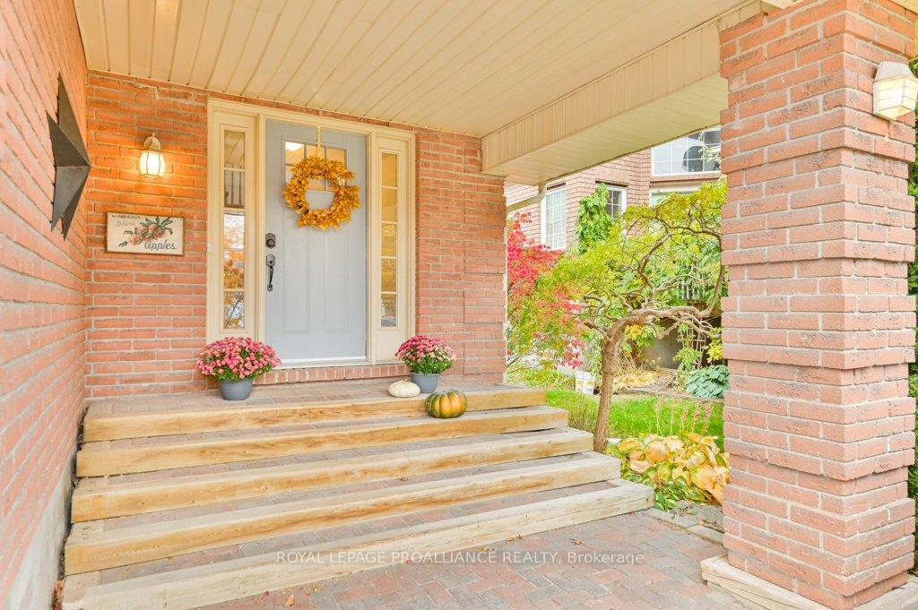 Photo 5 of 10 Sherwood Crescent, Belleville, Belleville Ward — HOMEH
