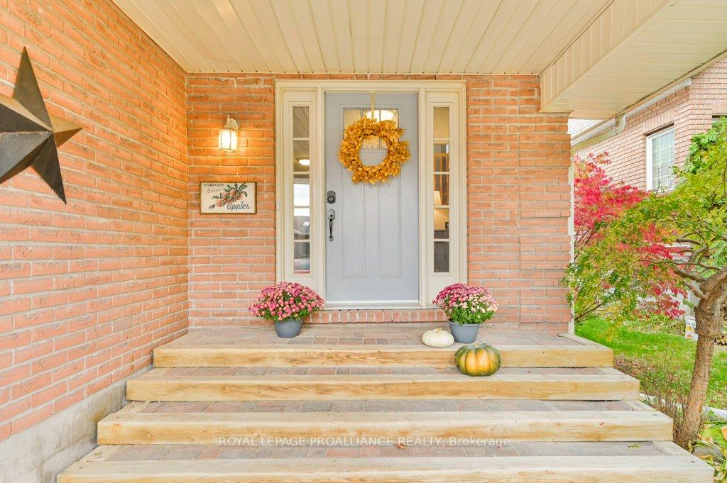 Photo 6 of 10 Sherwood Crescent, Belleville, Belleville Ward — HOMEH