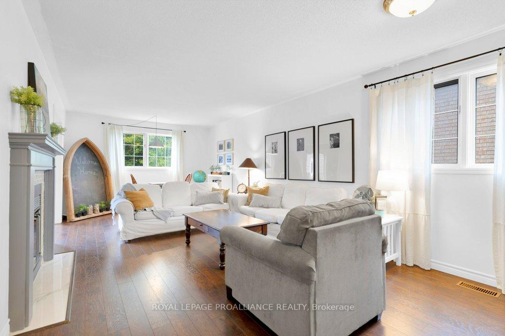 Photo 9 of 10 Sherwood Crescent, Belleville, Belleville Ward — HOMEH