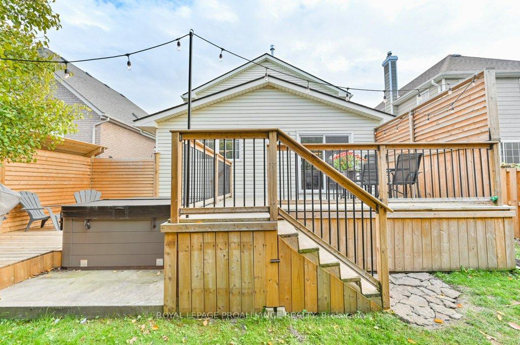 Photo 37 of 10 Sherwood Crescent, Belleville, Belleville Ward — HOMEH