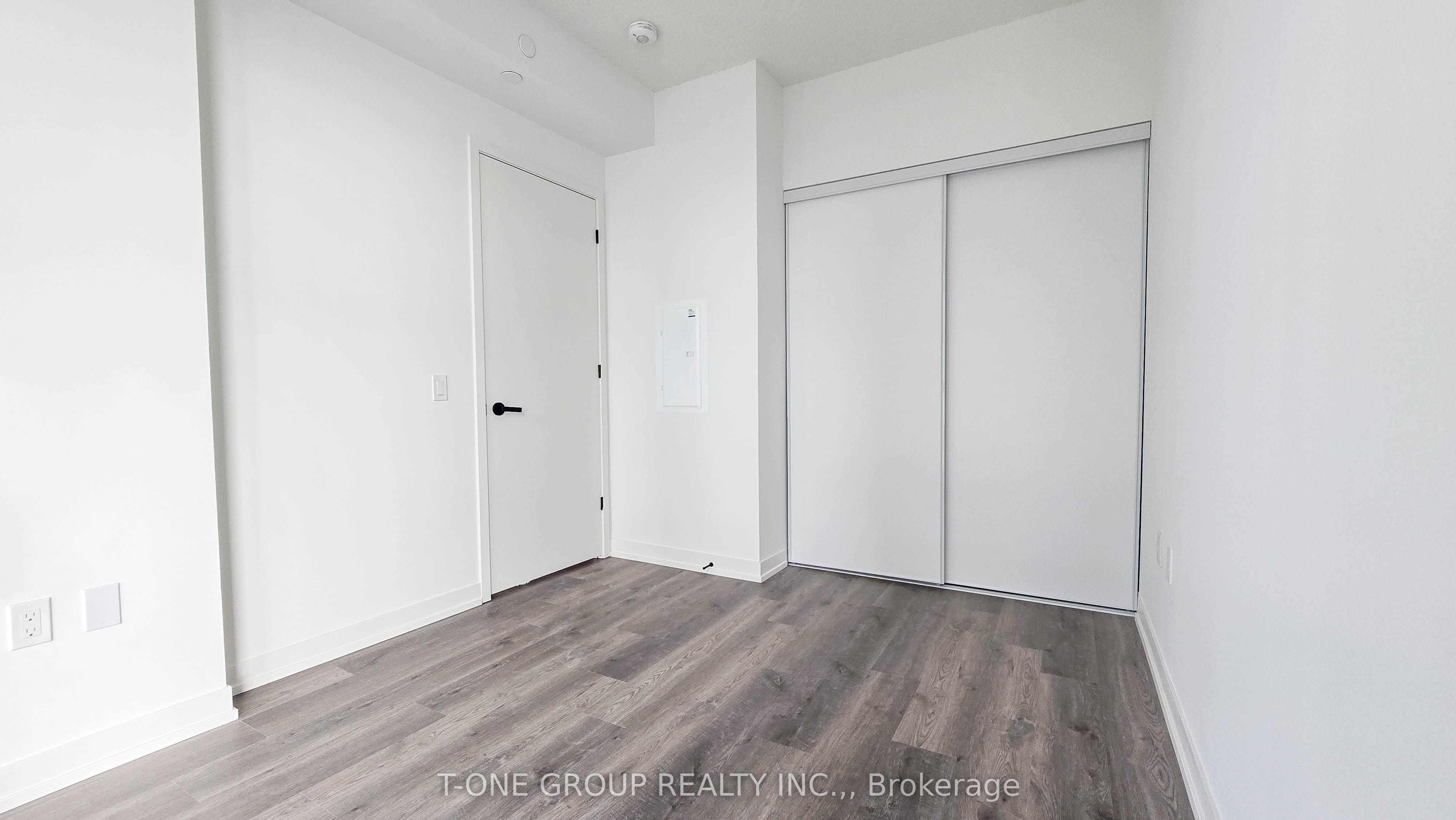 Photo 21 of Unit 518, 8 Interchange Way, Vaughan, Vaughan Corporate Centre — HOMEH