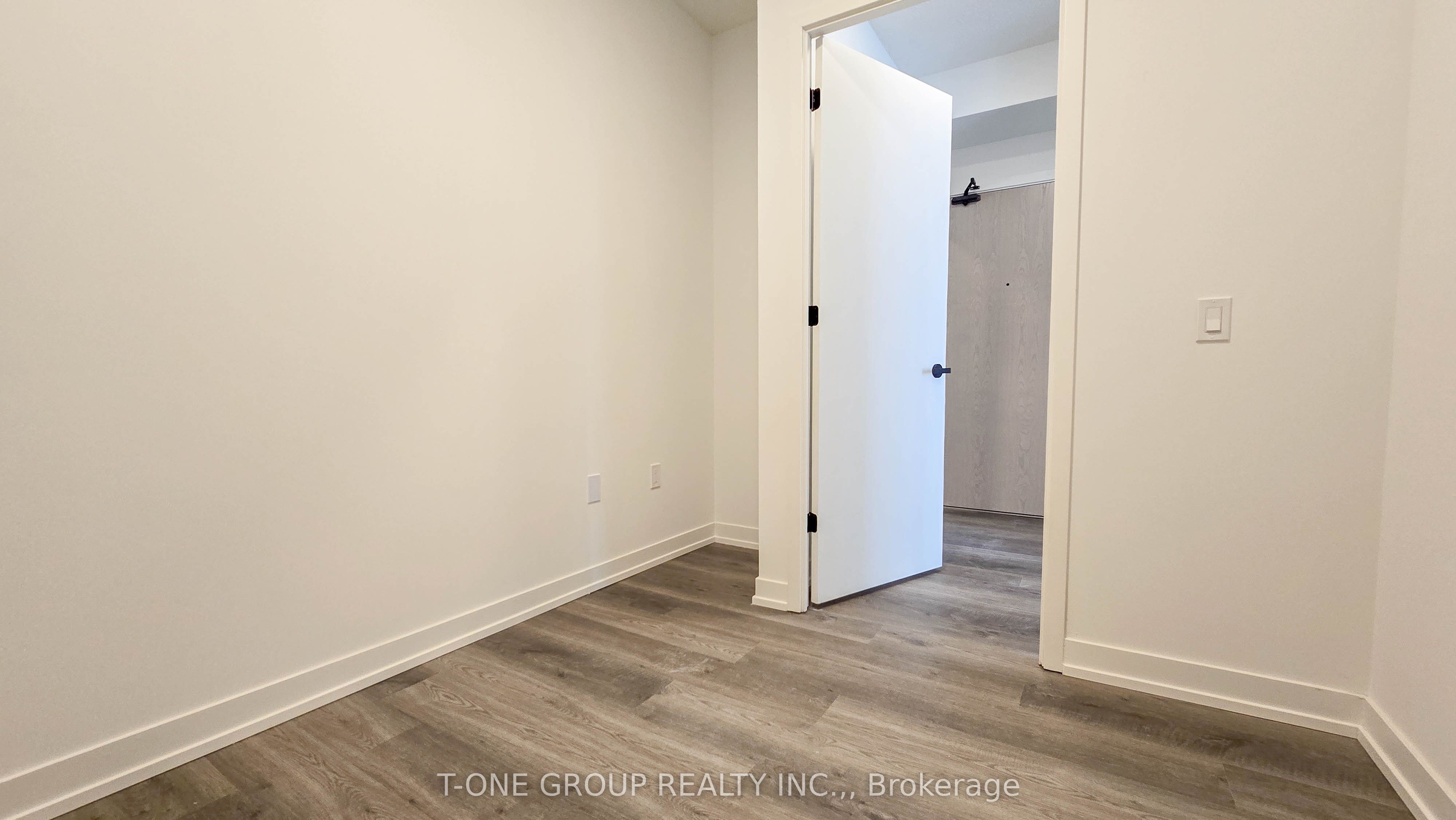 Photo 23 of Unit 518, 8 Interchange Way, Vaughan, Vaughan Corporate Centre — HOMEH
