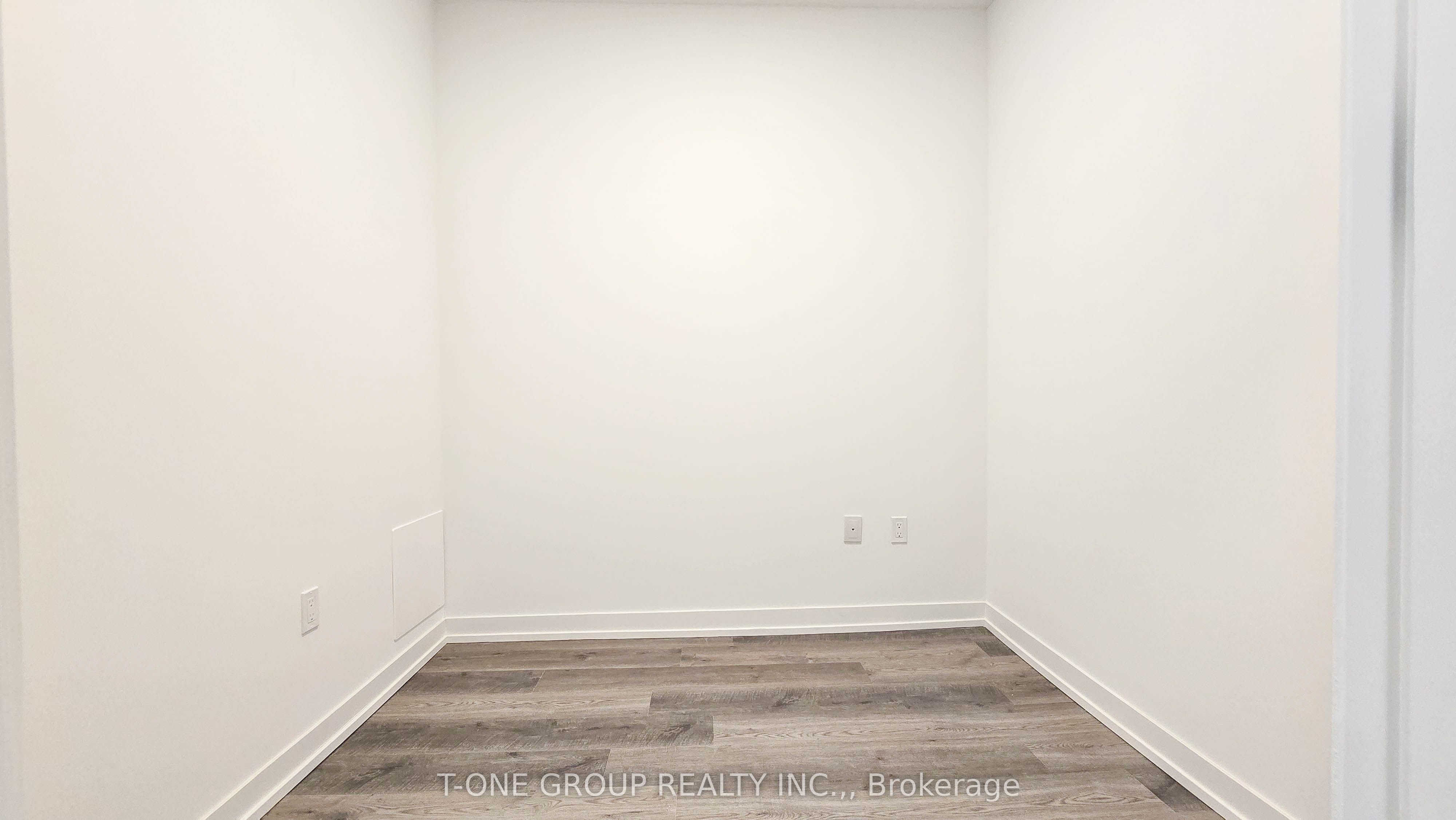 Photo 22 of Unit 518, 8 Interchange Way, Vaughan, Vaughan Corporate Centre — HOMEH
