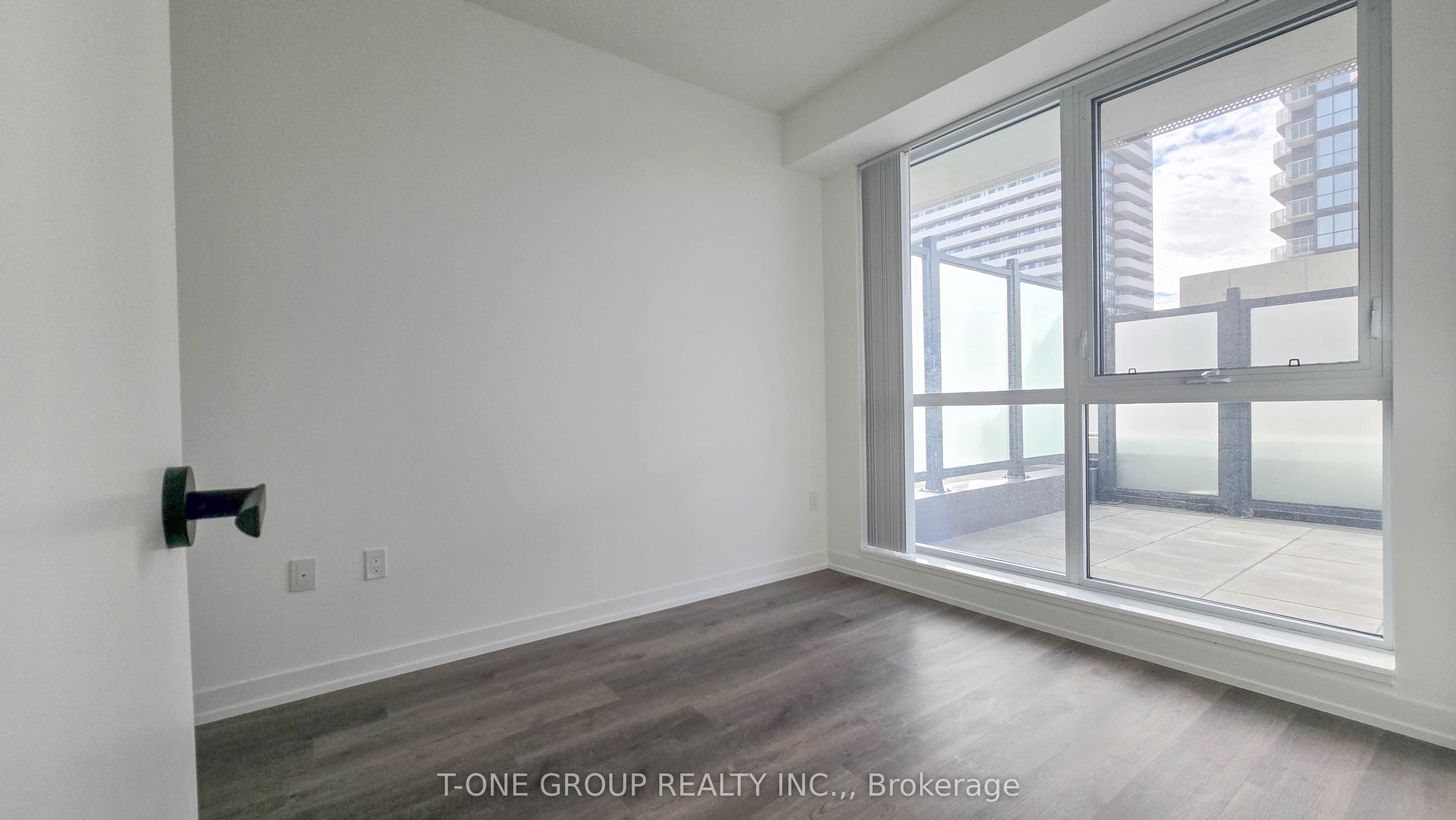 Photo 20 of Unit 518, 8 Interchange Way, Vaughan, Vaughan Corporate Centre — HOMEH