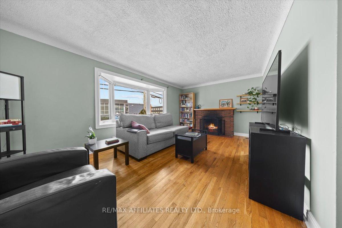 Photo 5 of 1490 Laperriere Avenue, Ottawa, Carlington — HOMEH