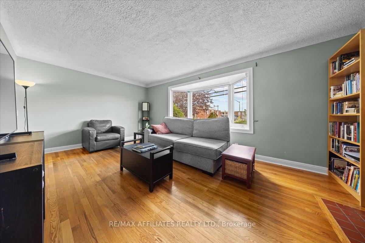 Photo 7 of 1490 Laperriere Avenue, Ottawa, Carlington — HOMEH