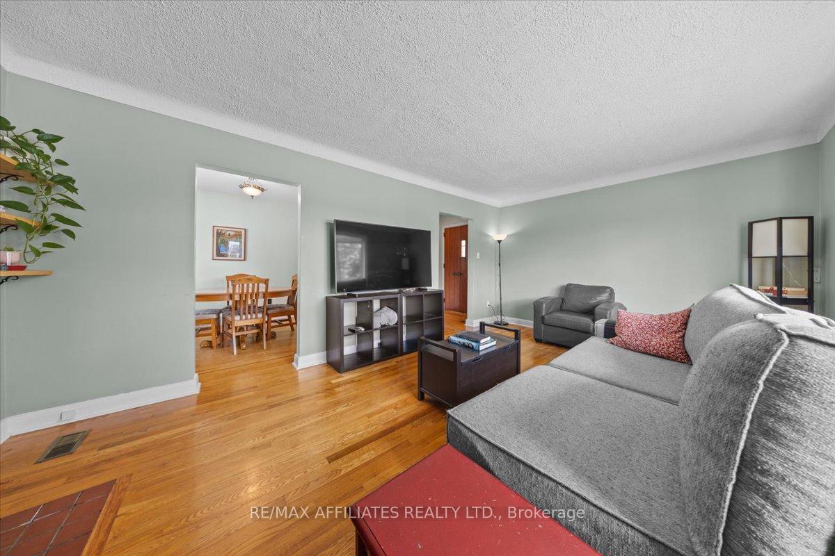 Photo 6 of 1490 Laperriere Avenue, Ottawa, Carlington — HOMEH