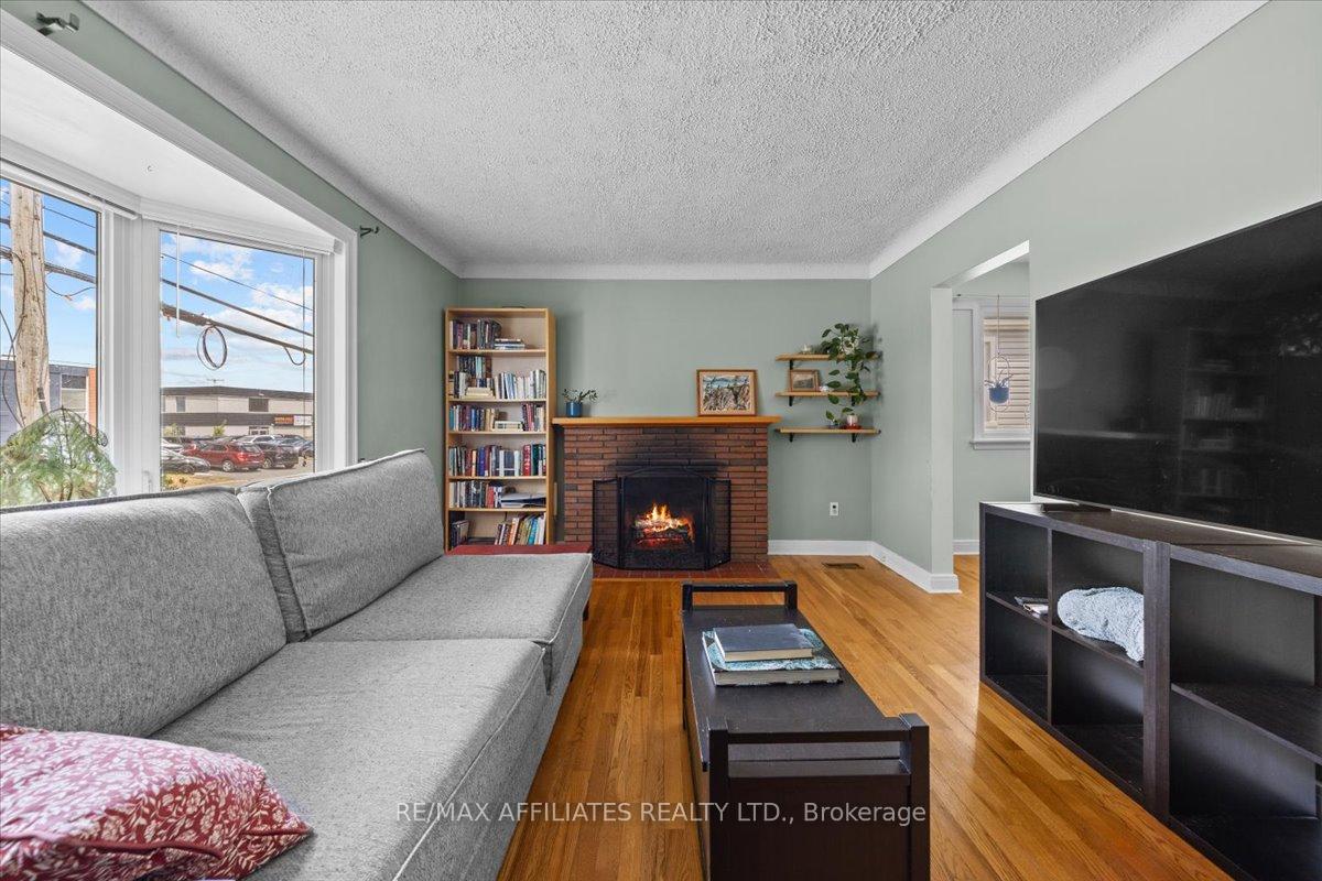 Photo 8 of 1490 Laperriere Avenue, Ottawa, Carlington — HOMEH