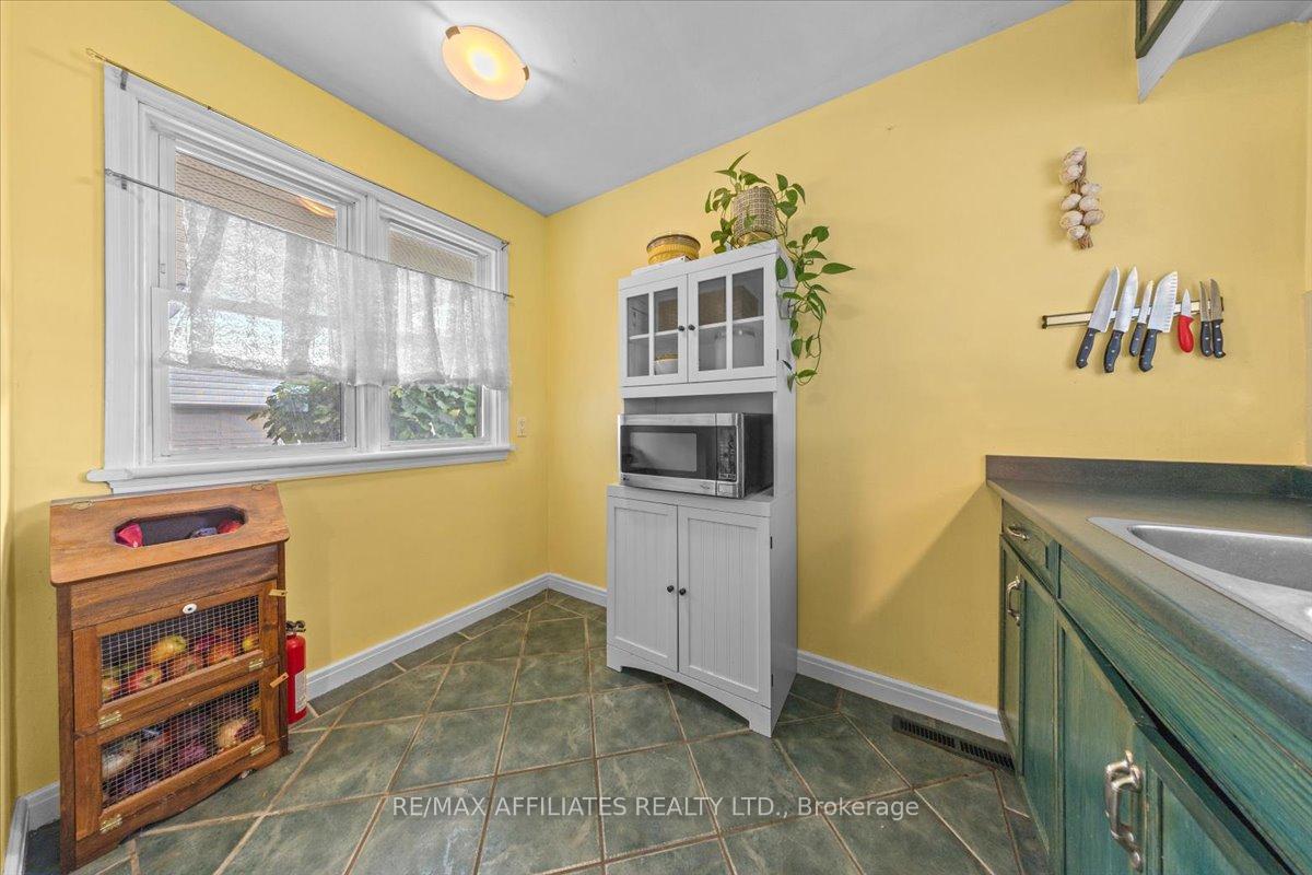 Photo 13 of 1490 Laperriere Avenue, Ottawa, Carlington — HOMEH
