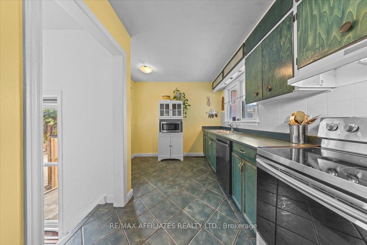 Photo 16 of 1490 Laperriere Avenue, Ottawa, Carlington — HOMEH