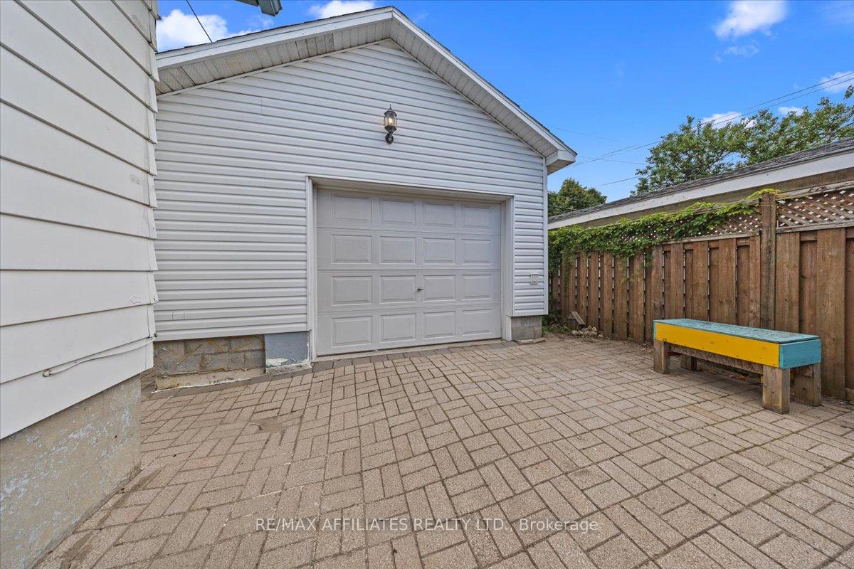 Photo 27 of 1490 Laperriere Avenue, Ottawa, Carlington — HOMEH