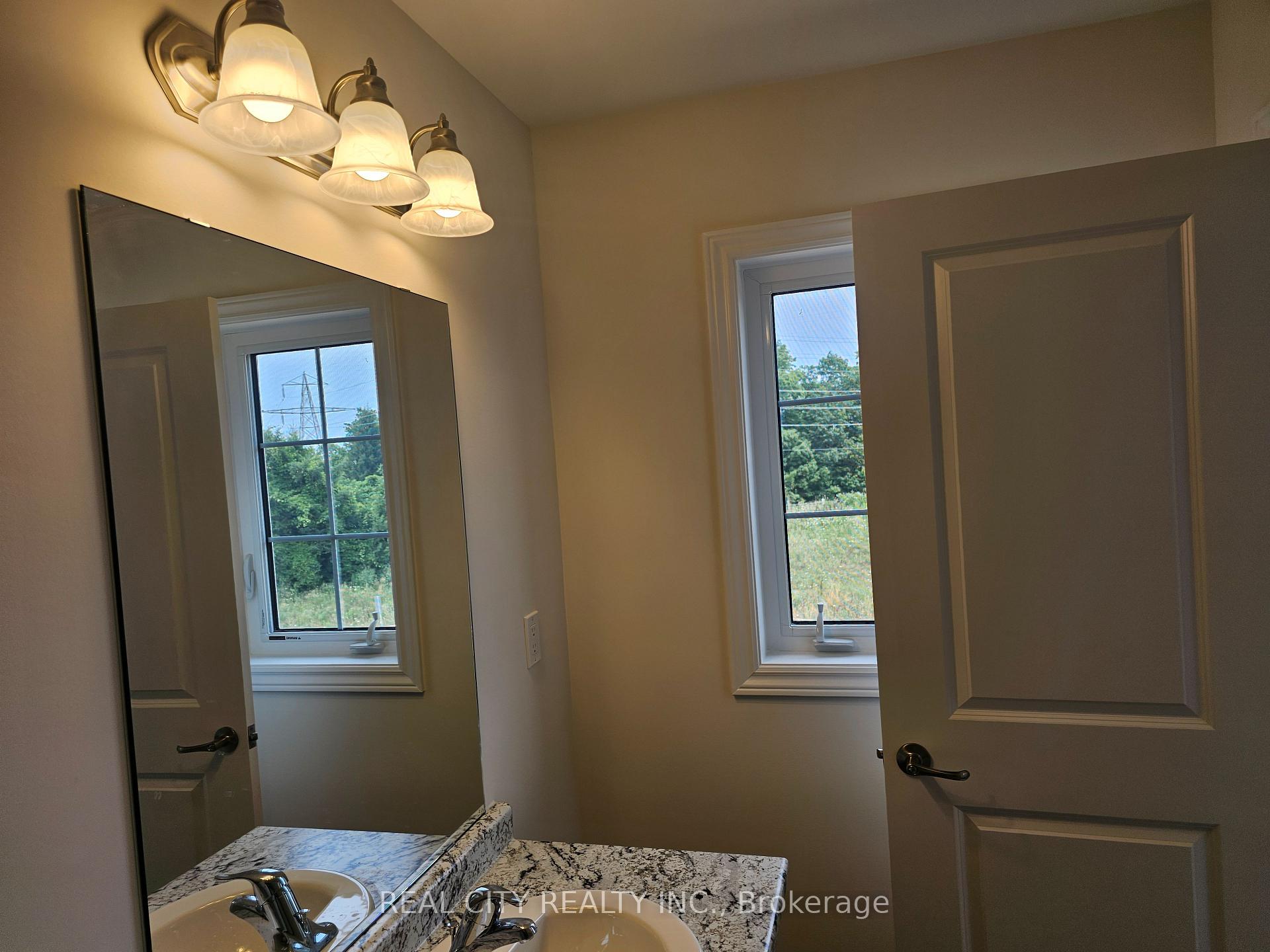 Photo 20 of 288 Pottruff Road, Brant, Paris — HOMEH