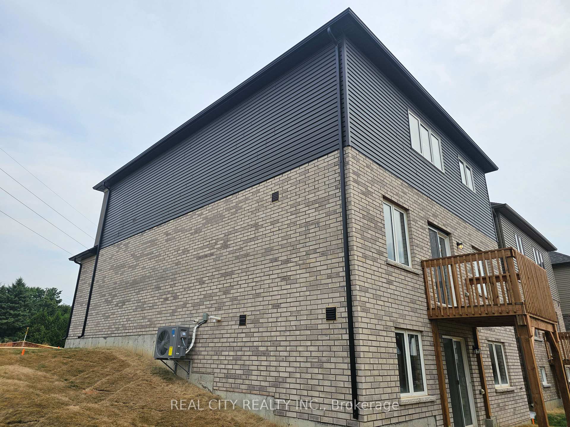 Photo 47 of 288 Pottruff Road, Brant, Paris — HOMEH