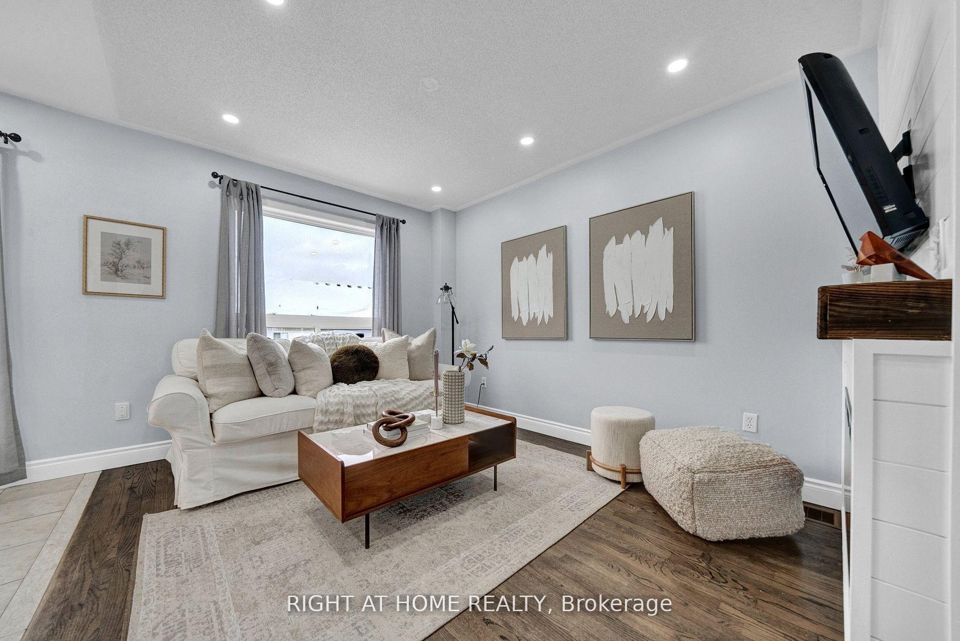 Photo 4 of 85 Dodds Square, Clarington, Bowmanville — HOMEH
