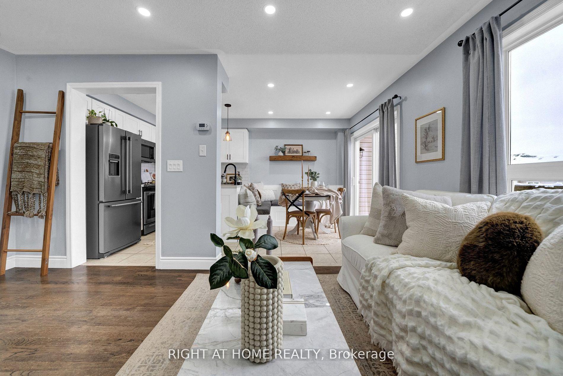 Photo 5 of 85 Dodds Square, Clarington, Bowmanville — HOMEH