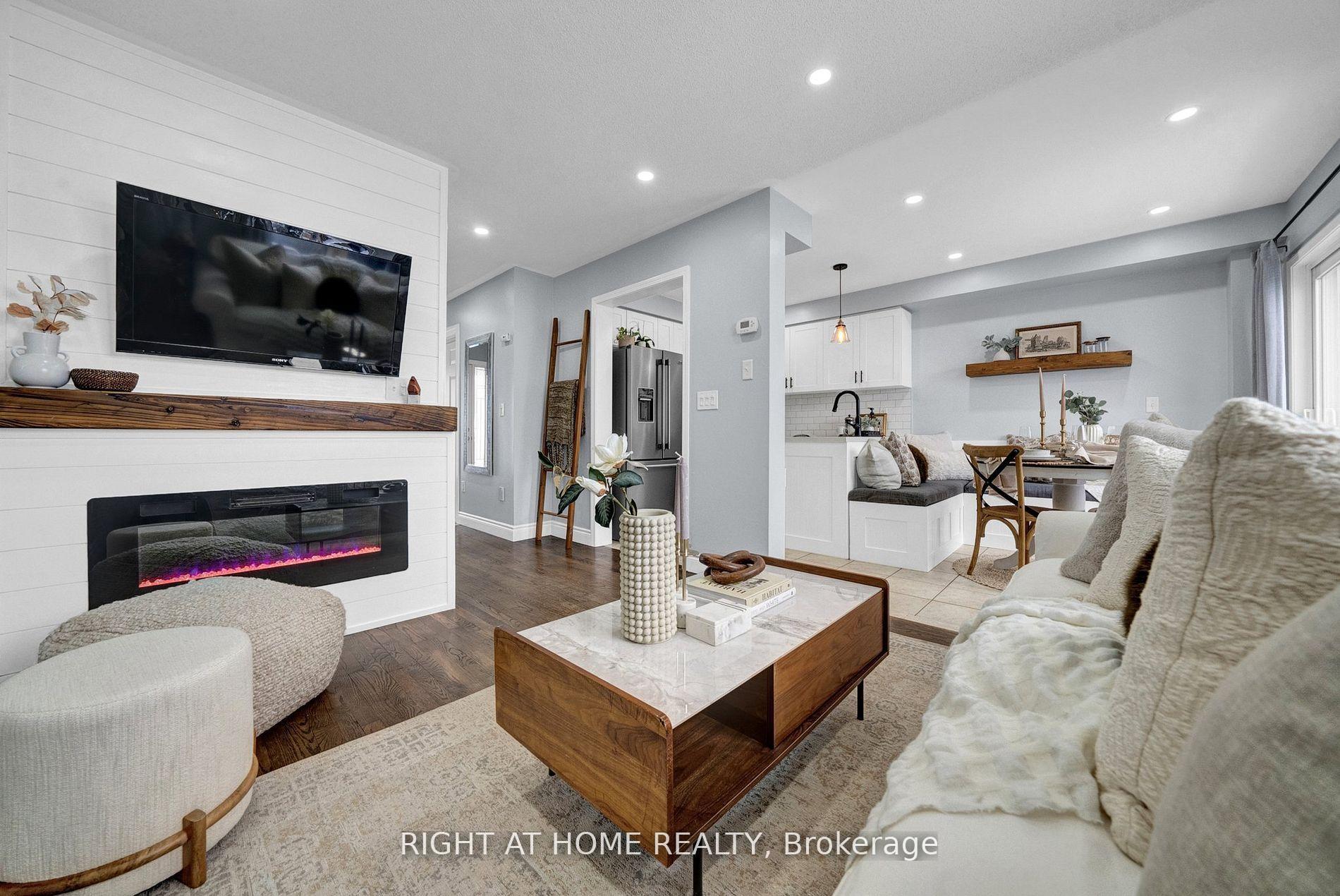 Photo 9 of 85 Dodds Square, Clarington, Bowmanville — HOMEH