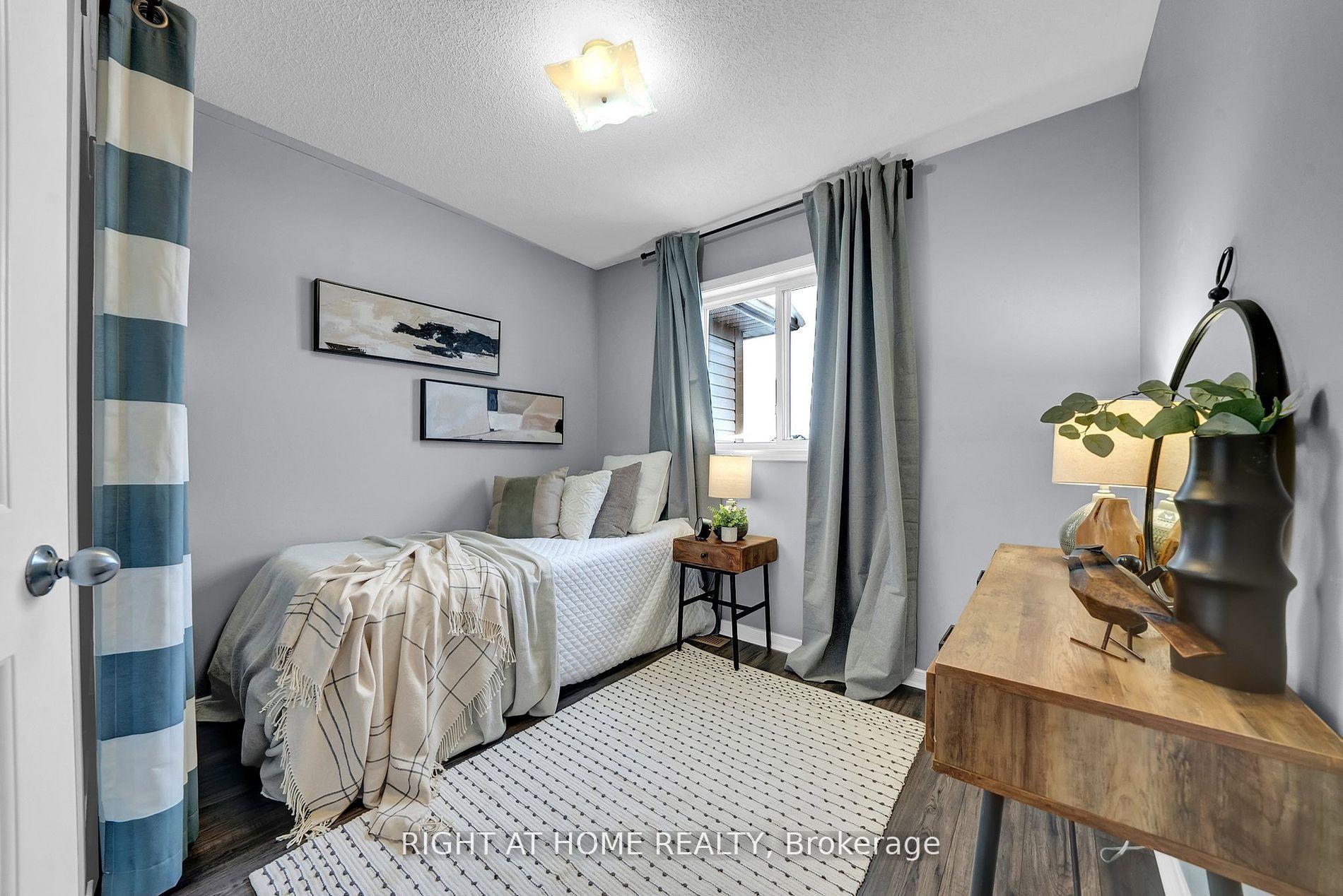 Photo 30 of 85 Dodds Square, Clarington, Bowmanville — HOMEH