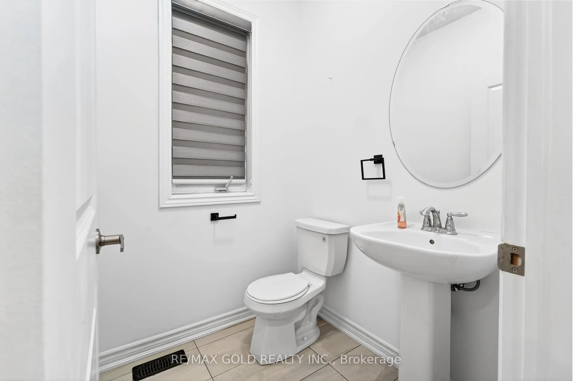 Photo 16 of 25 Eberly Woods Drive, Caledon, Rural Caledon — HOMEH