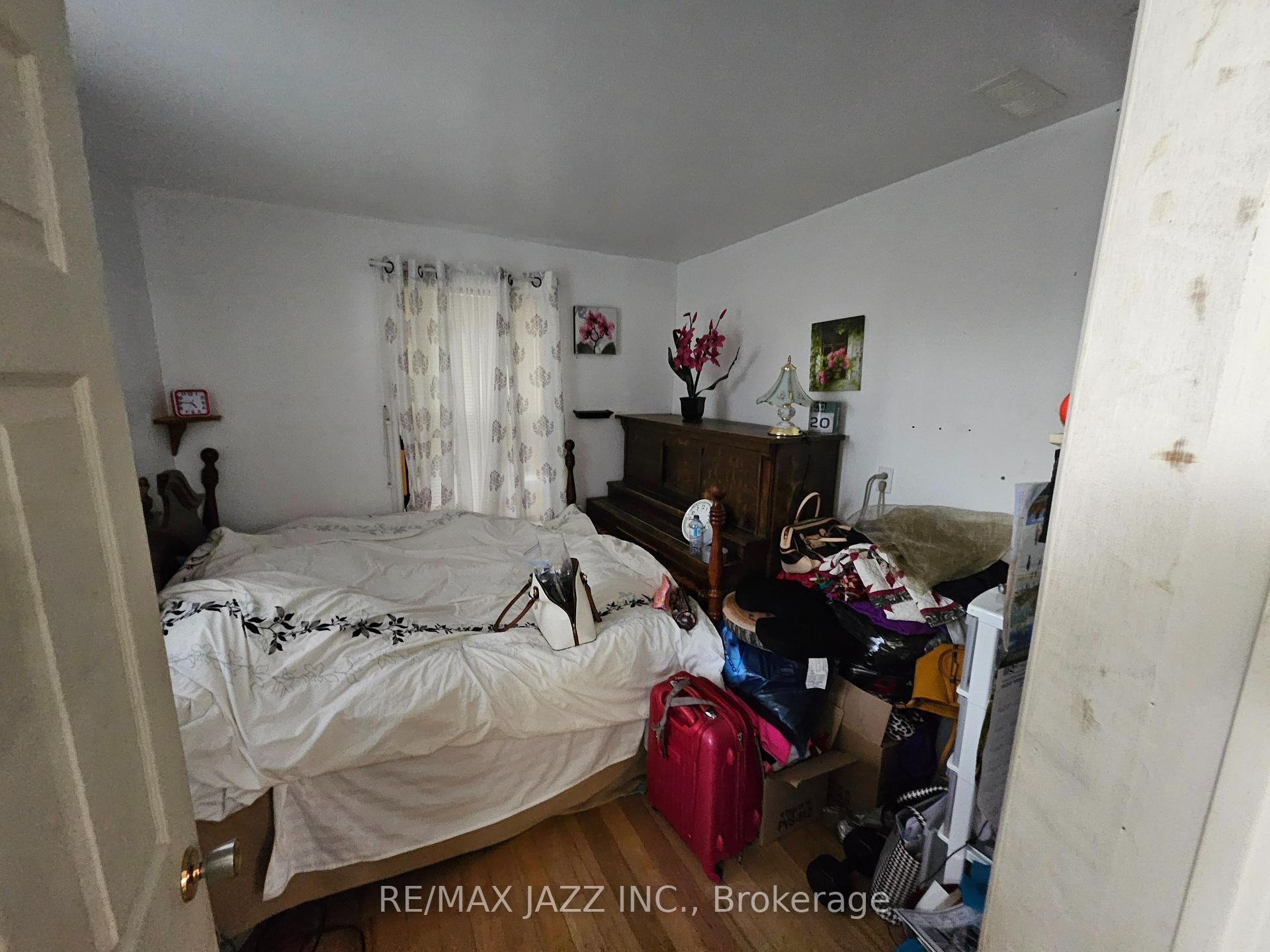 Photo 8 of 32 Olive Street, Belleville, Belleville Ward — HOMEH