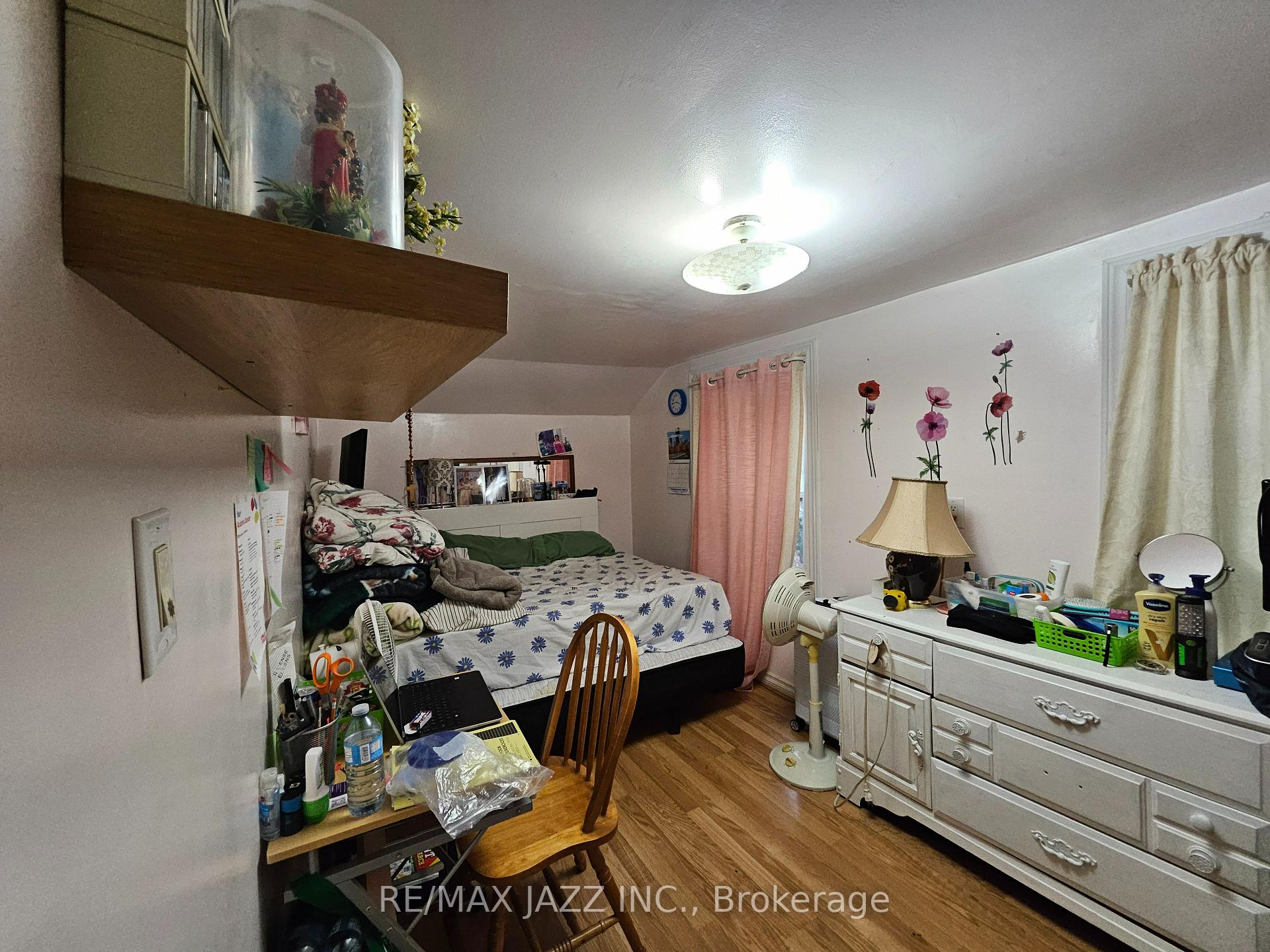 Photo 12 of 32 Olive Street, Belleville, Belleville Ward — HOMEH