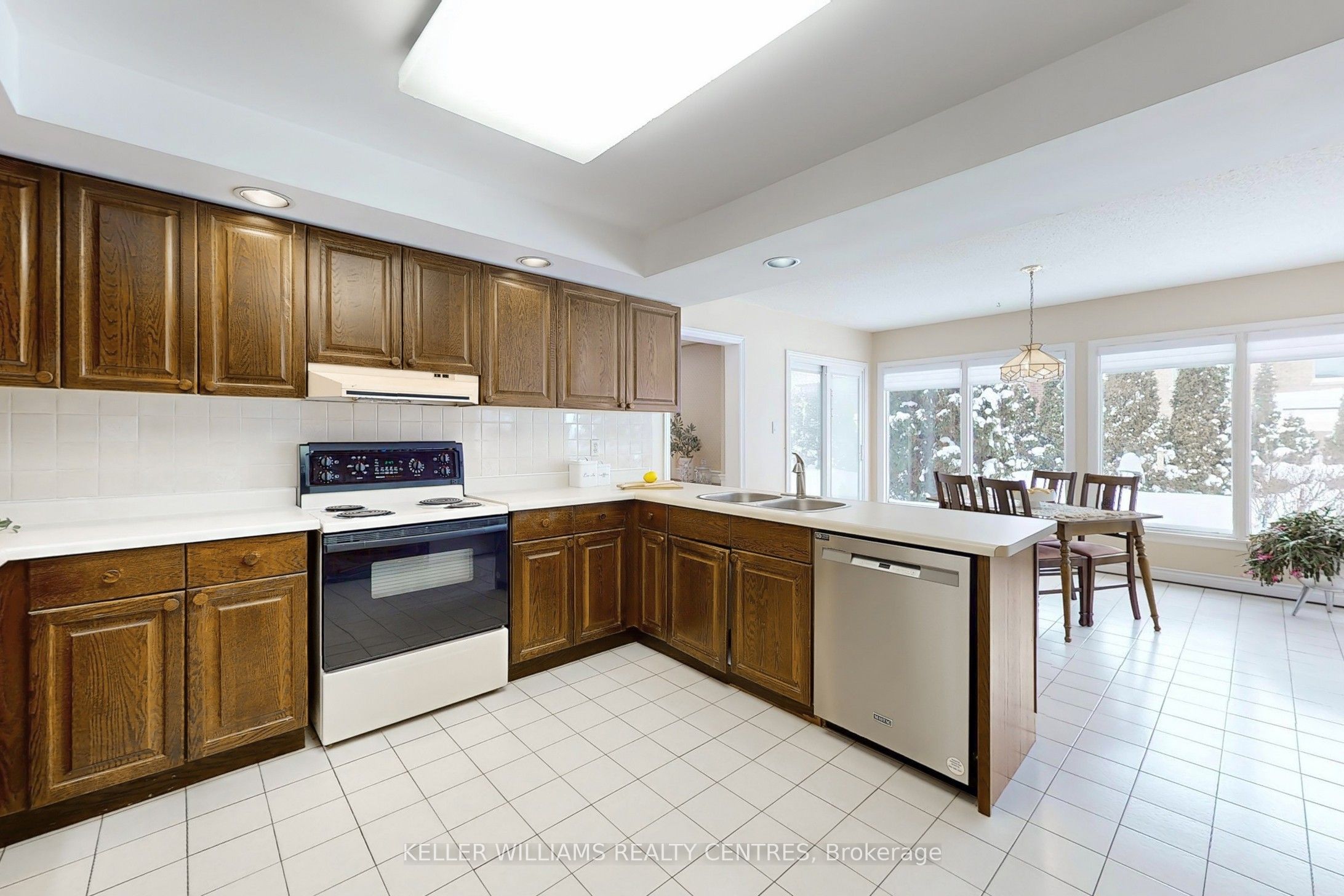 Photo 51 of 32 Petch Crescent, Aurora, Aurora Highlands — HOMEH