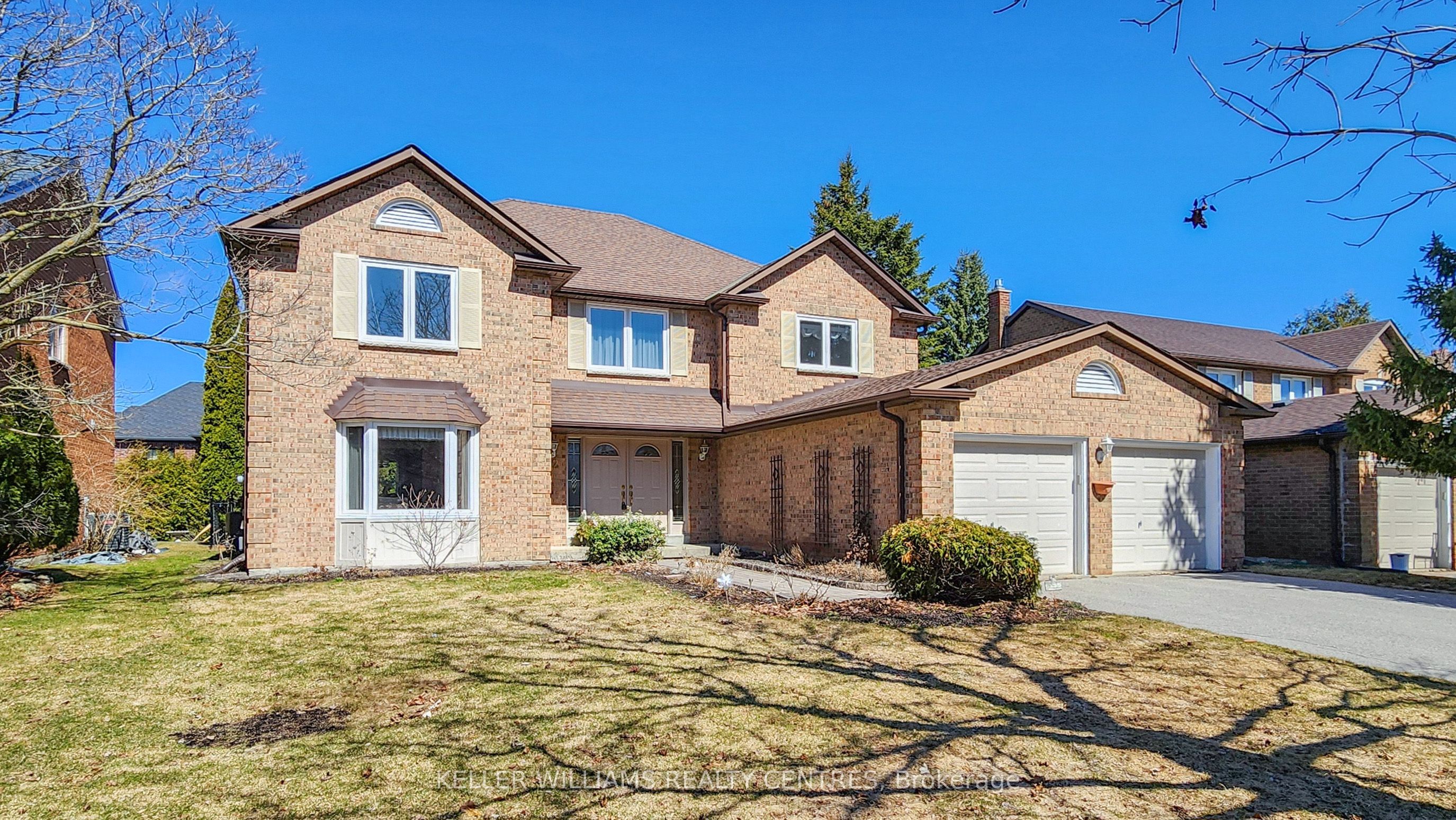 Photo 2 of 32 Petch Crescent, Aurora, Aurora Highlands — HOMEH