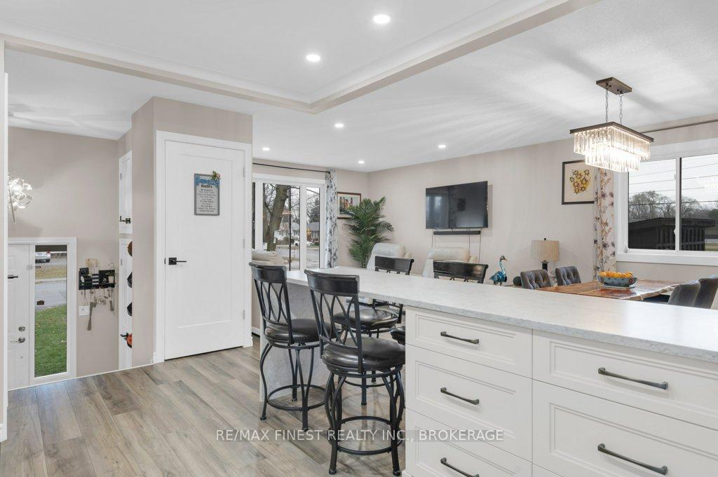 Photo 11 of 23 Cascade Boulevard, Belleville, Belleville Ward — HOMEH