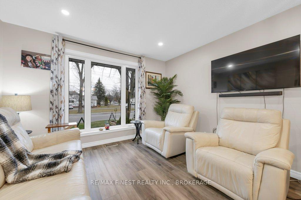 Photo 13 of 23 Cascade Boulevard, Belleville, Belleville Ward — HOMEH
