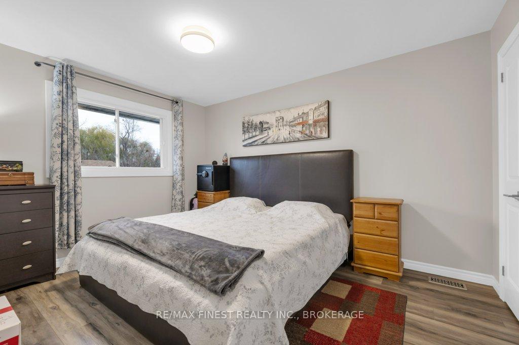 Photo 17 of 23 Cascade Boulevard, Belleville, Belleville Ward — HOMEH