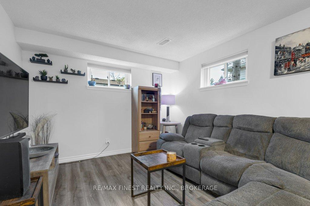 Photo 22 of 23 Cascade Boulevard, Belleville, Belleville Ward — HOMEH