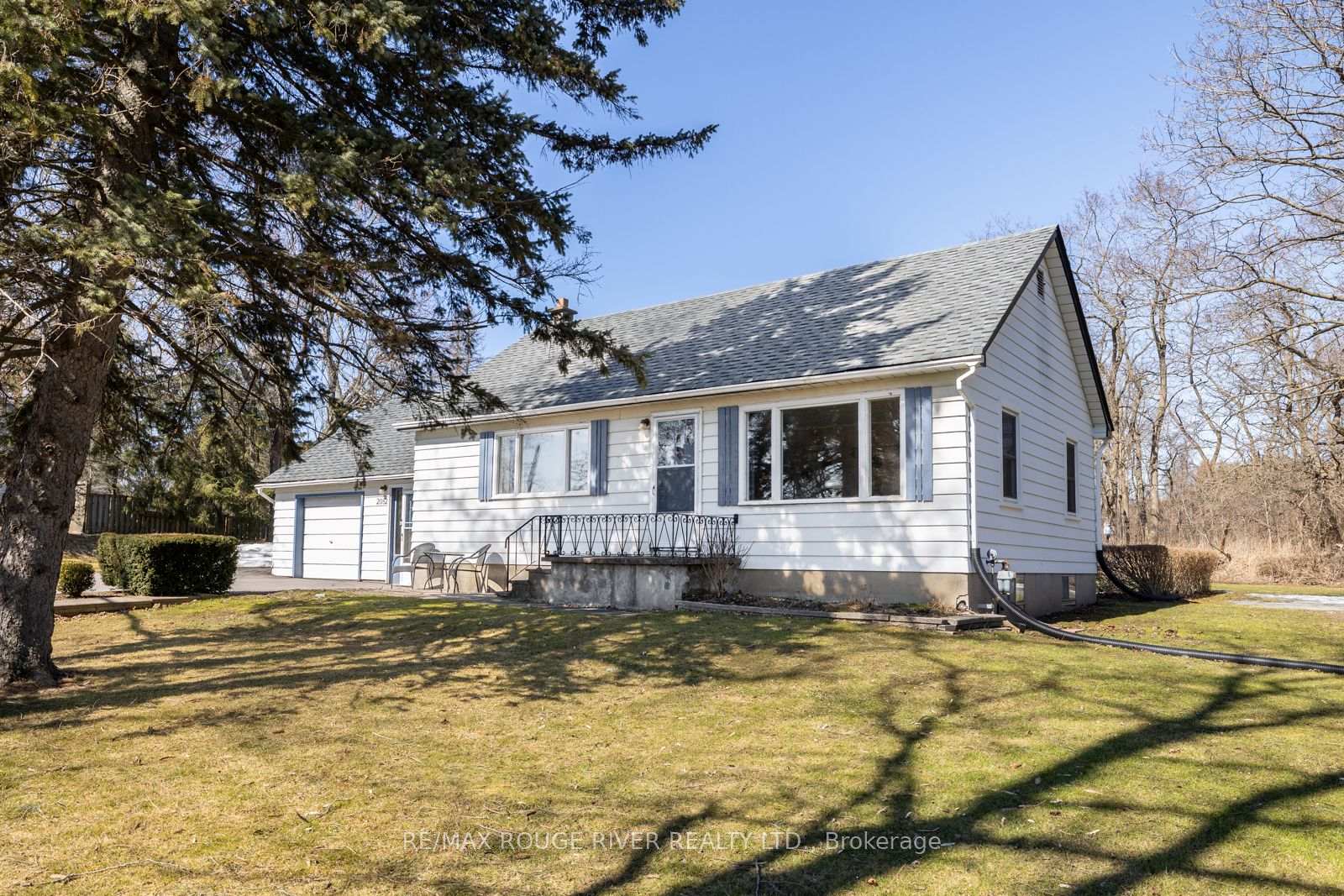 Photo 3 of 2082 Highway 2 Road, Clarington, Rural Clarington — HOMEH
