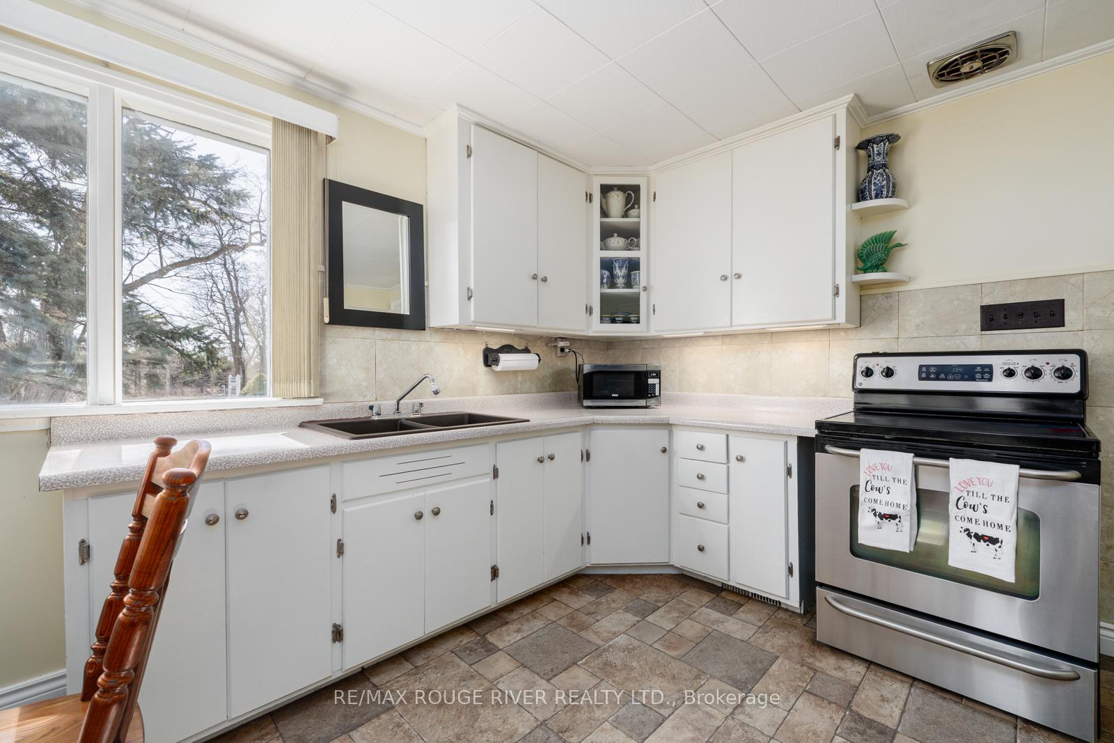 Photo 11 of 2082 Highway 2 Road, Clarington, Rural Clarington — HOMEH