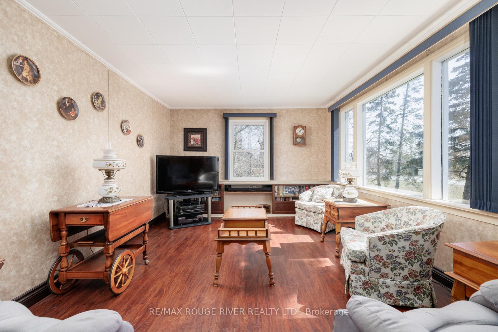 Photo 16 of 2082 Highway 2 Road, Clarington, Rural Clarington — HOMEH
