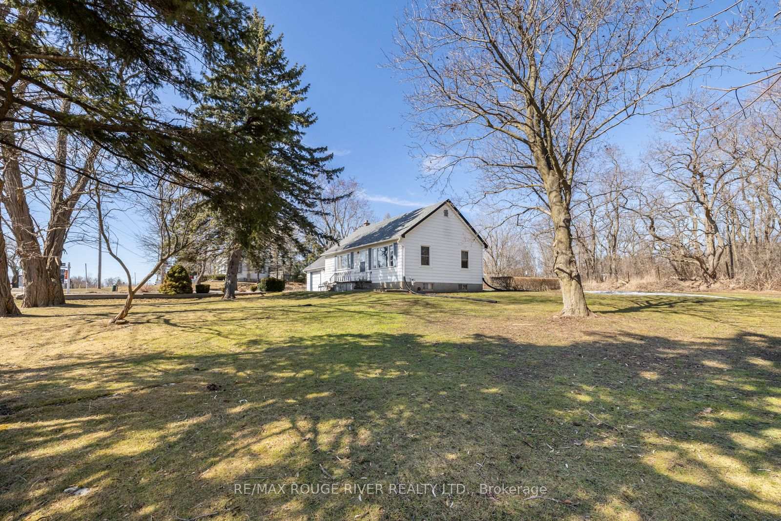 Photo 32 of 2082 Highway 2 Road, Clarington, Rural Clarington — HOMEH