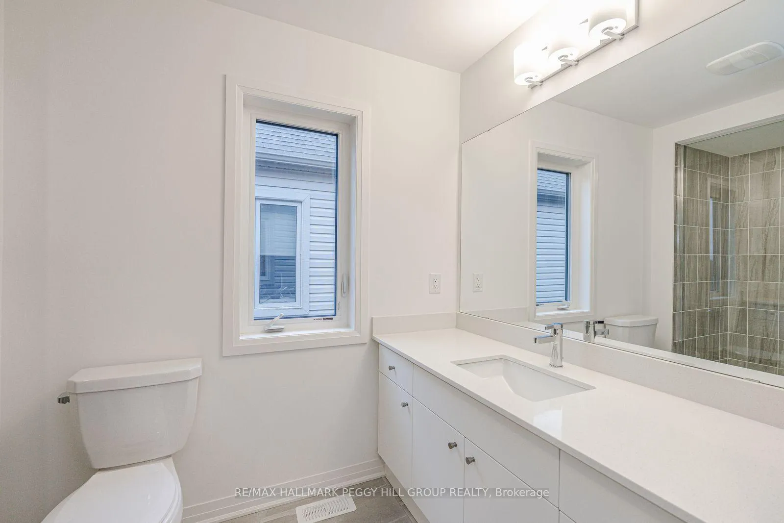 Photo 10 of 55 Sagewood Avenue, Barrie, Rural Barrie Southeast — HOMEH
