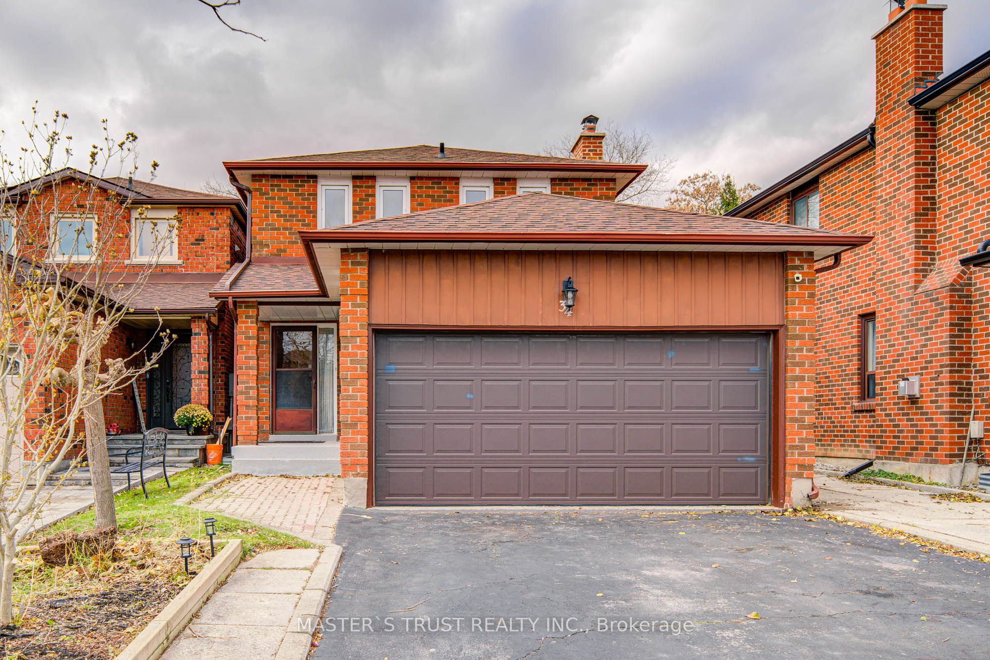 Photo 52 of 34 Denby Court, Markham, Unionville — HOMEH