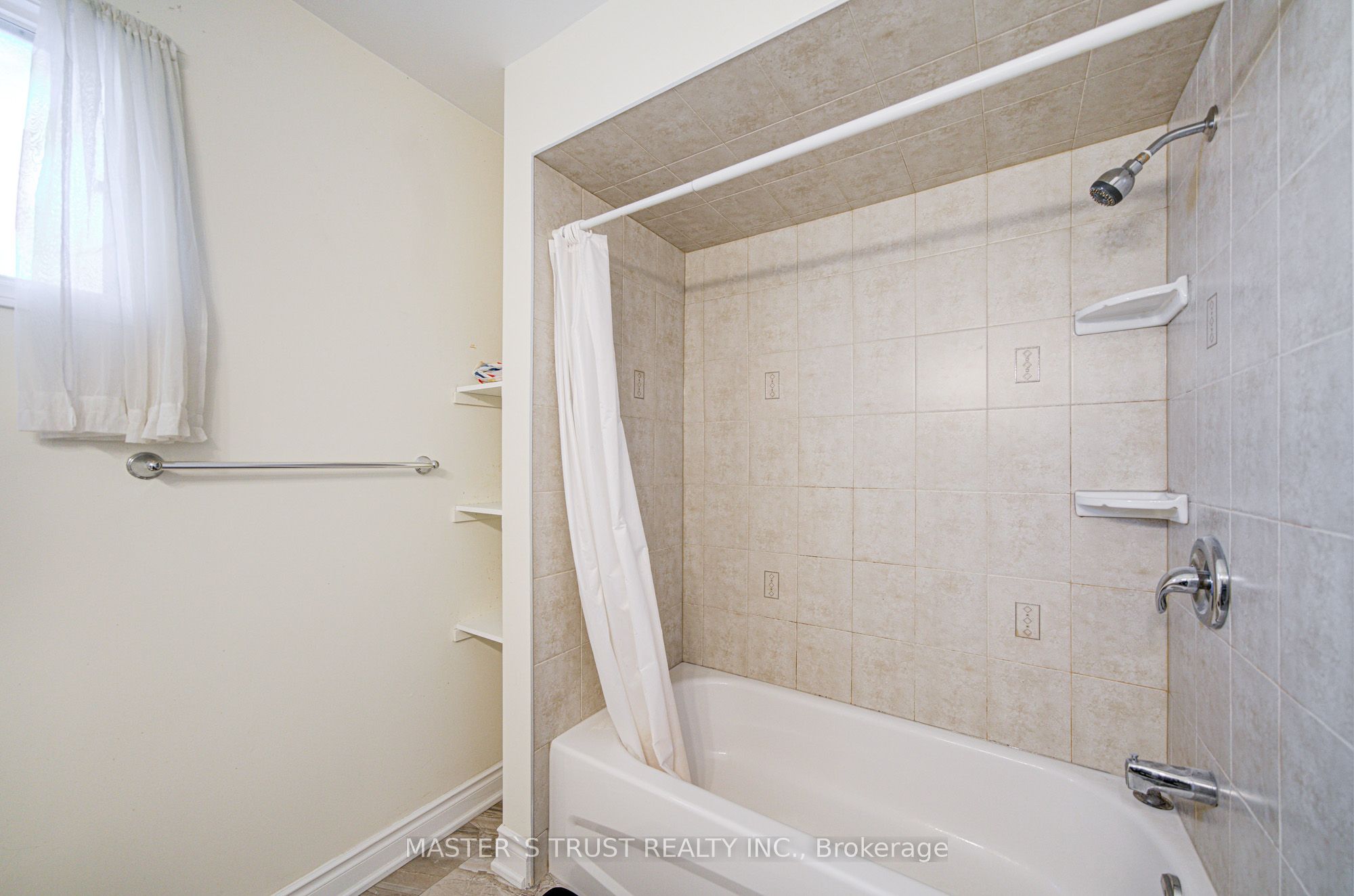 Photo 89 of 34 Denby Court, Markham, Unionville — HOMEH