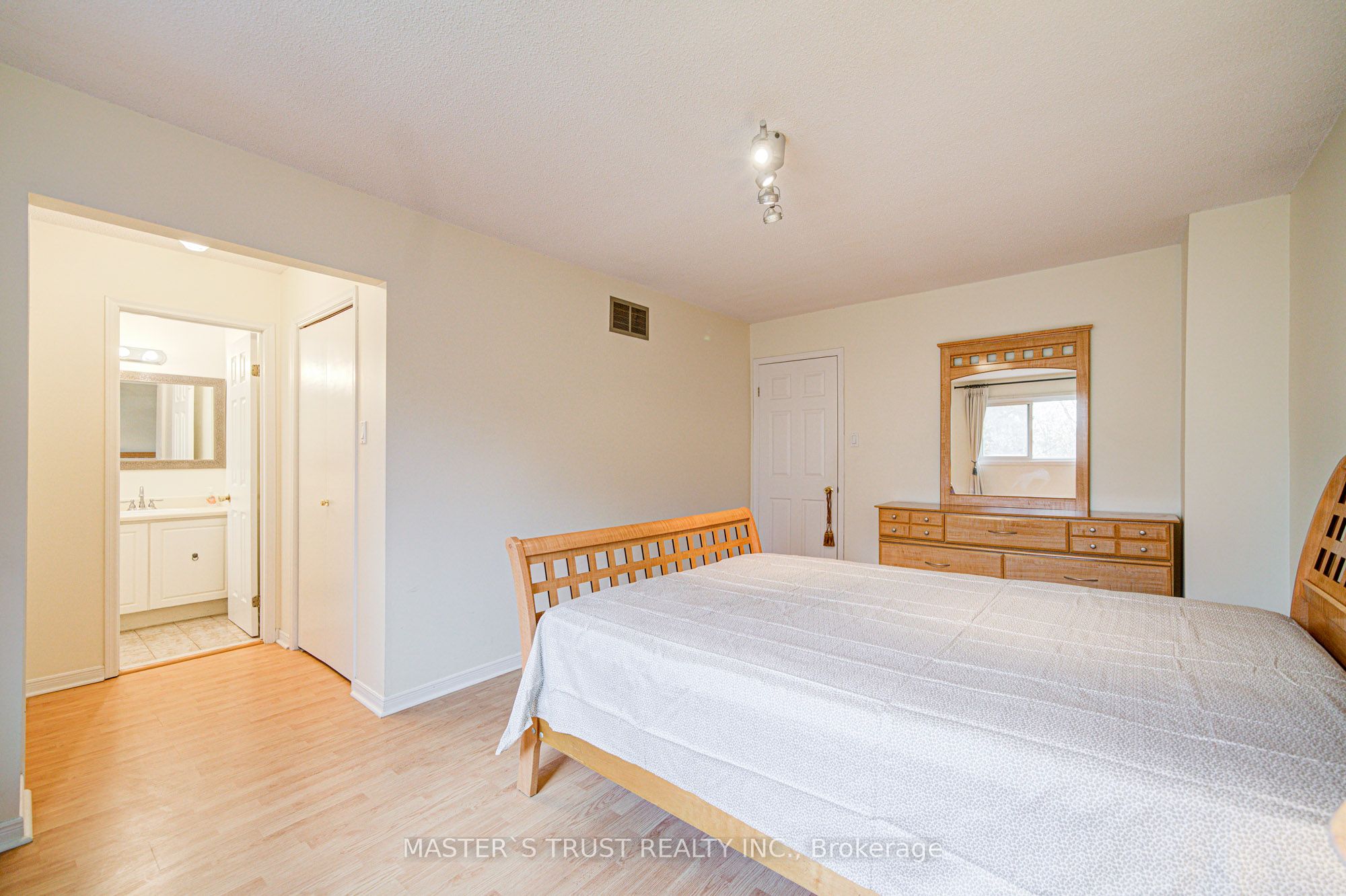 Photo 82 of 34 Denby Court, Markham, Unionville — HOMEH