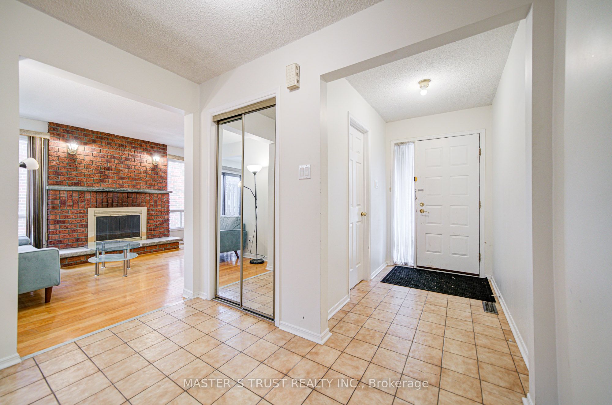 Photo 56 of 34 Denby Court, Markham, Unionville — HOMEH