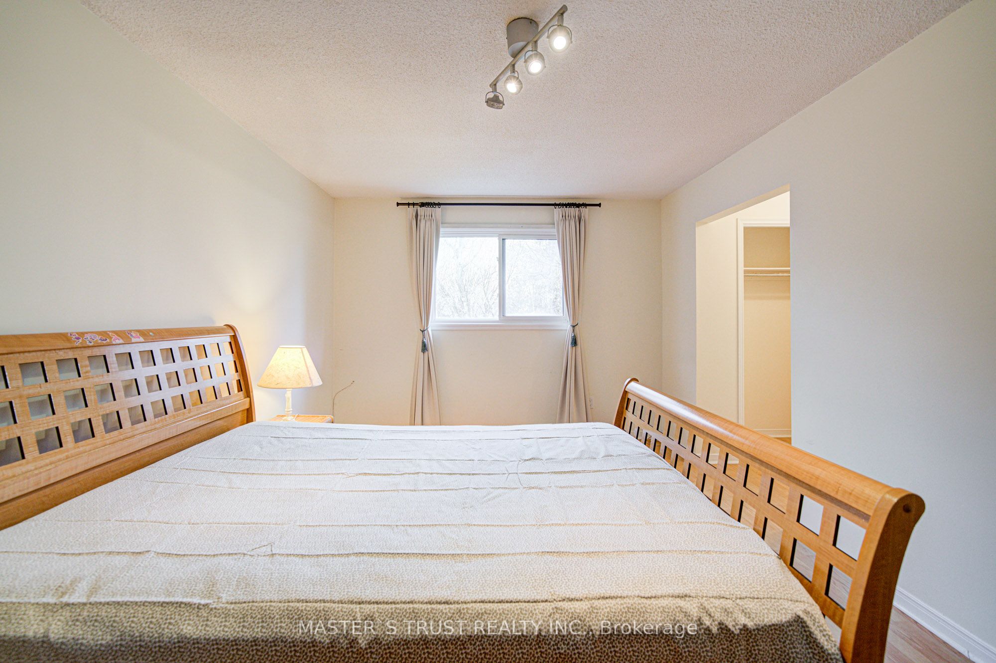 Photo 81 of 34 Denby Court, Markham, Unionville — HOMEH