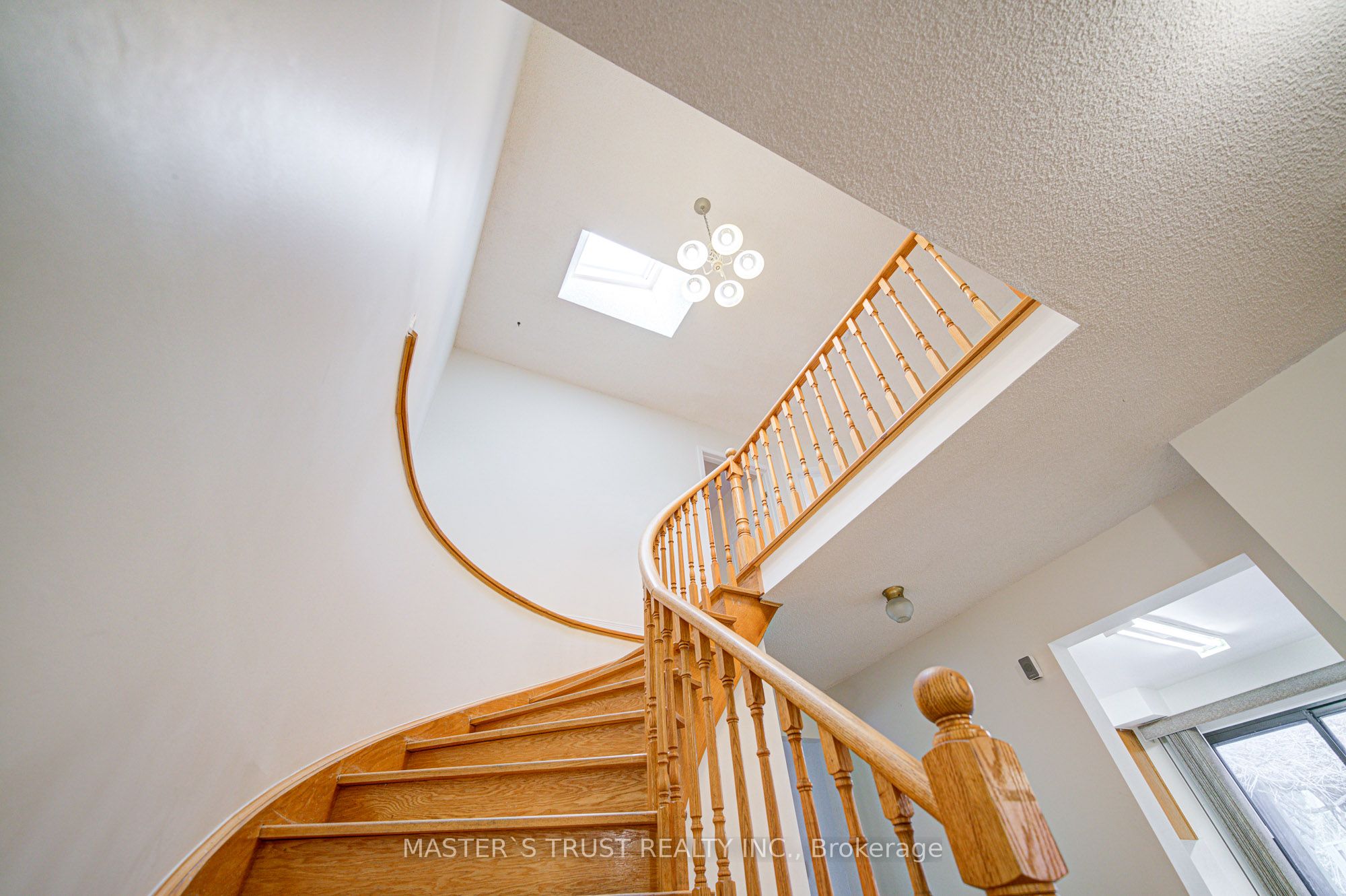 Photo 77 of 34 Denby Court, Markham, Unionville — HOMEH