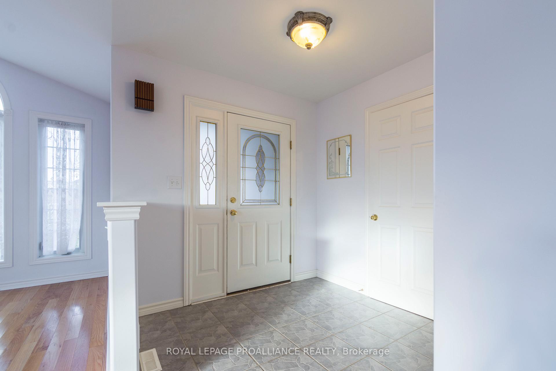 Photo 3 of 18 Simcoe Drive, Belleville, Thurlow Ward — HOMEH