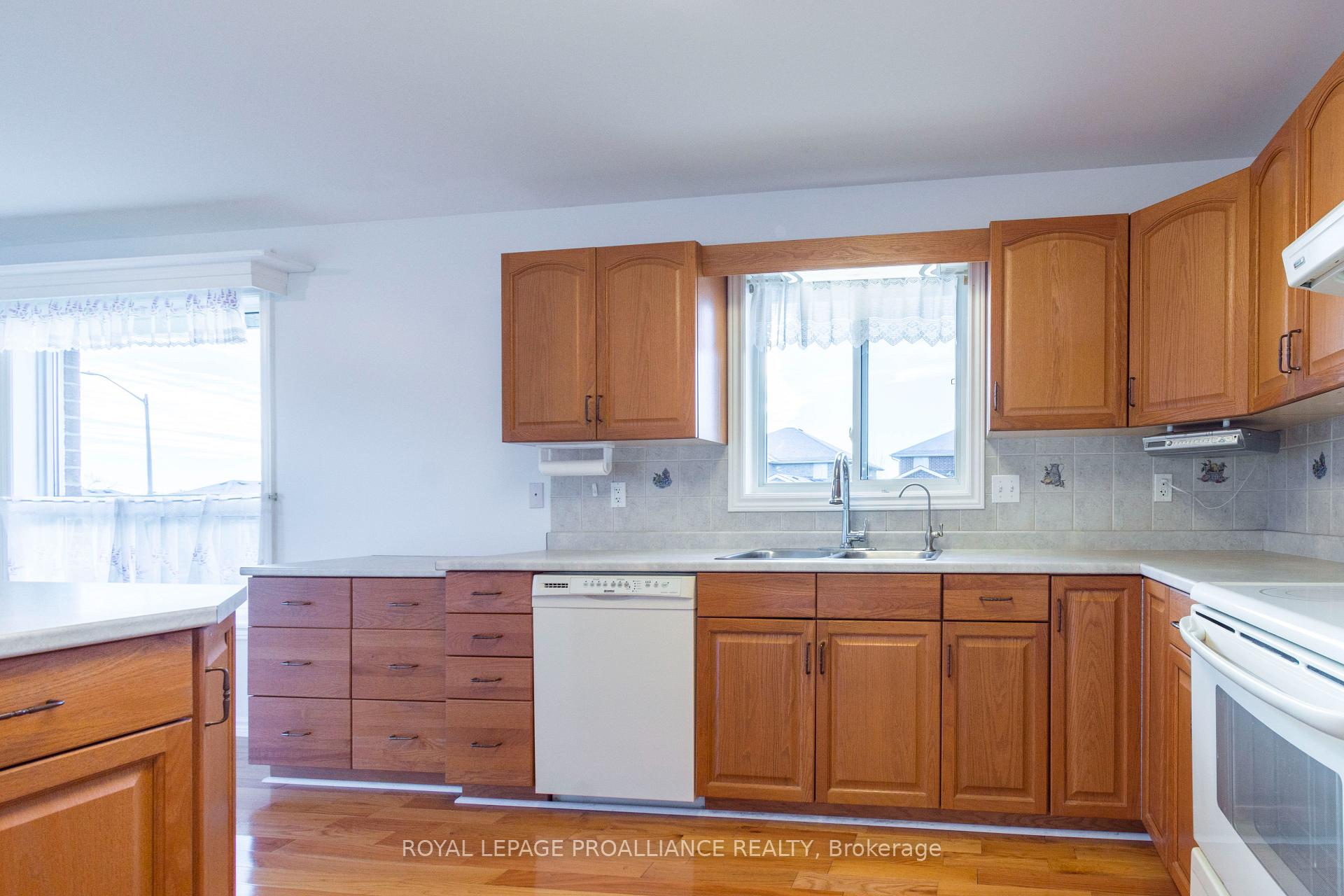 Photo 8 of 18 Simcoe Drive, Belleville, Thurlow Ward — HOMEH