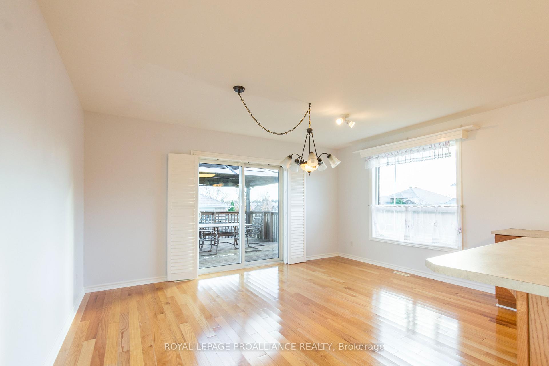Photo 11 of 18 Simcoe Drive, Belleville, Thurlow Ward — HOMEH