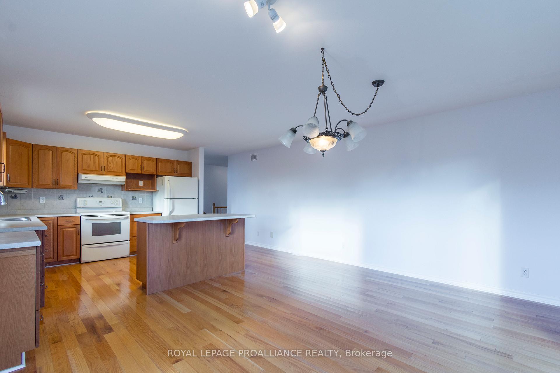 Photo 12 of 18 Simcoe Drive, Belleville, Thurlow Ward — HOMEH