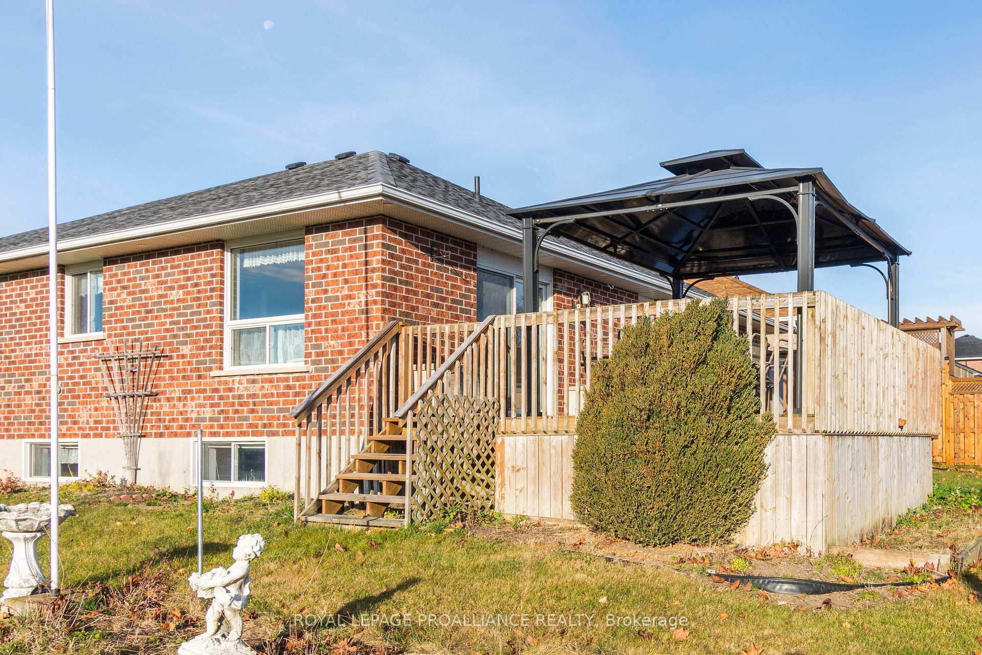 Photo 29 of 18 Simcoe Drive, Belleville, Thurlow Ward — HOMEH