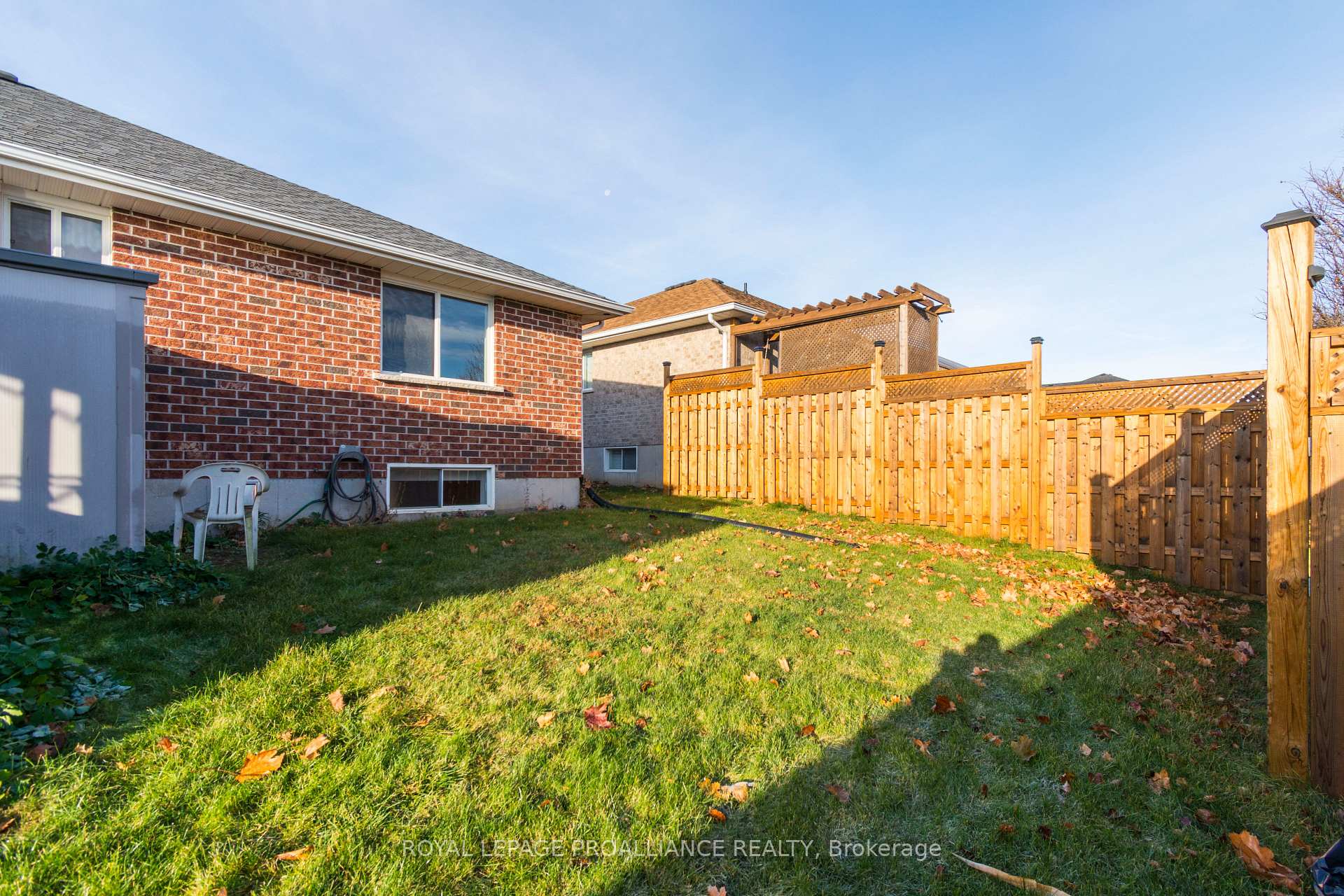 Photo 30 of 18 Simcoe Drive, Belleville, Thurlow Ward — HOMEH