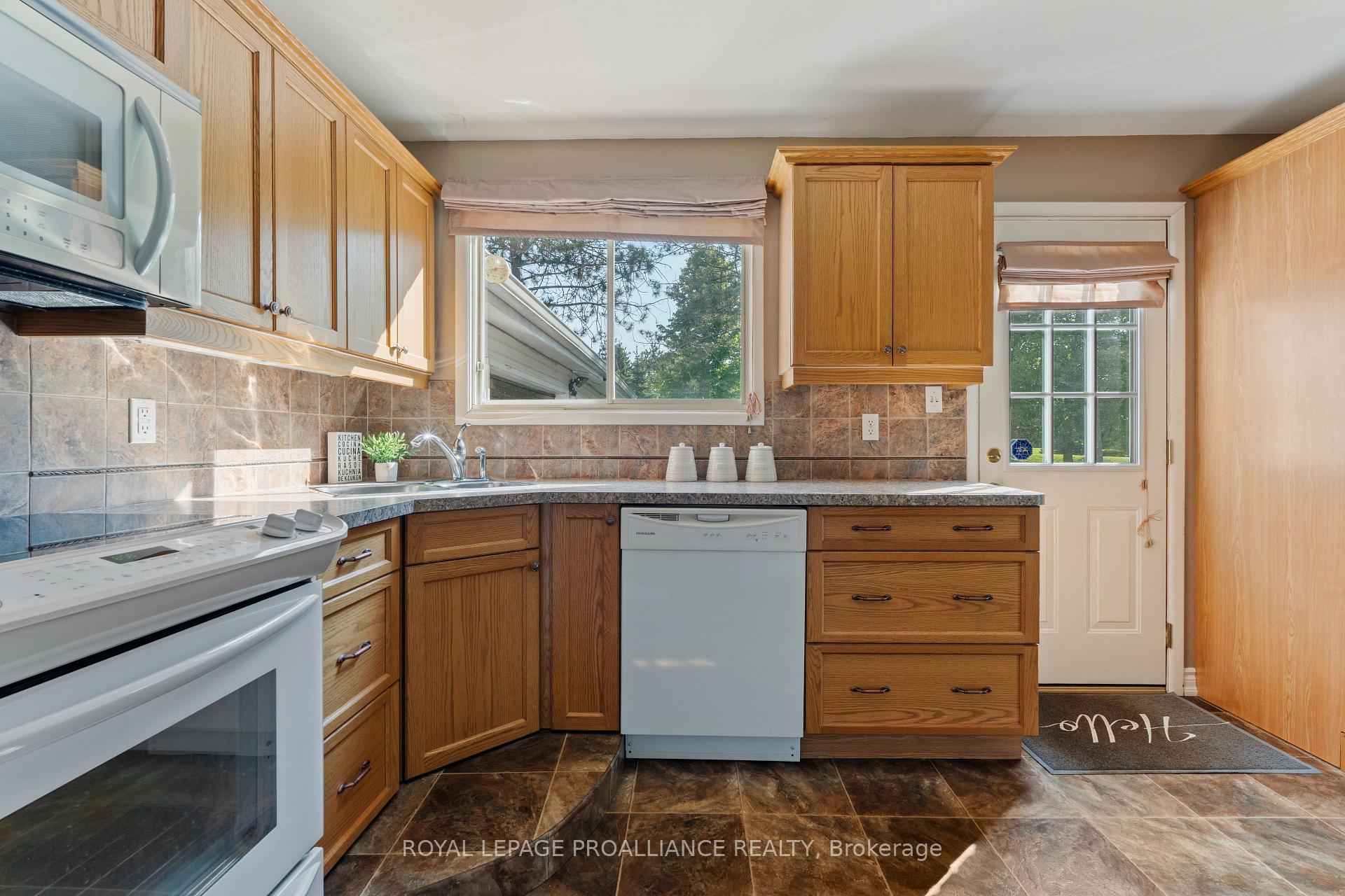Photo 12 of 109 Old Madoc Road, Belleville, Thurlow Ward — HOMEH