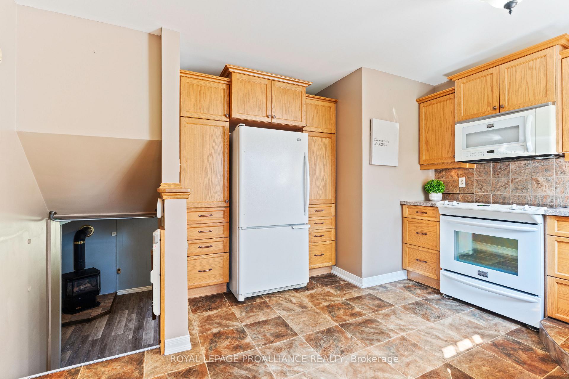Photo 13 of 109 Old Madoc Road, Belleville, Thurlow Ward — HOMEH